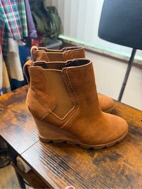 Sorel Women's Joan Uptown Chelsea boots velvet tan waterproof leather SZ 7.5